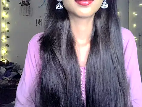 SIKSHA SINGH online show from 05/26/26, 07:56