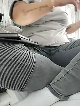 Emma12117 online show from 03/24/26, 09:53