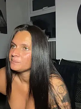 Snapshot of Destinylovex chatting on 03/25/26, 09:03 Destinylovex online show from 03/25/26, 09:03