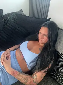 Destinylovex online show from 04/17/26, 06:00