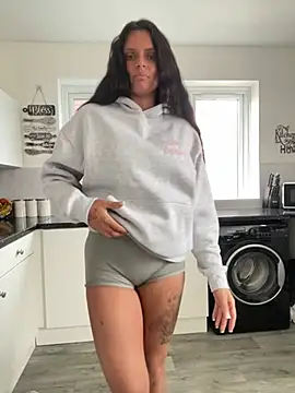 Snapshot of Destinylovex chatting on 04/01/26, 04:04 Destinylovex online show from 04/01/26, 04:04