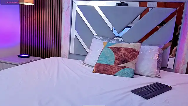 LittleeSara18 online show from 02/25/26, 11:10