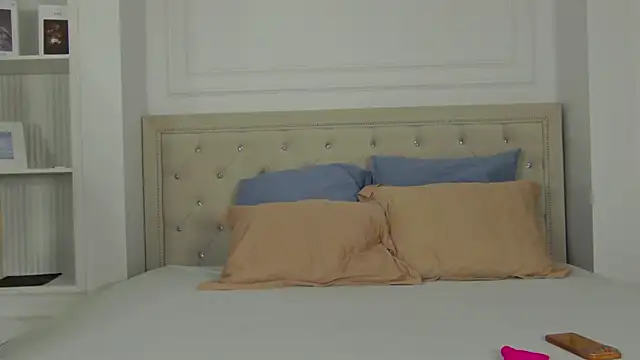 LynnAngel online show from 03/22/26, 04:30