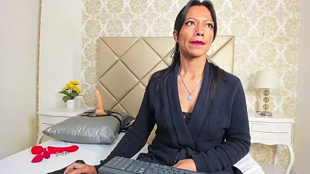 FernandaAvilax online show from 06/12/26, 12:03