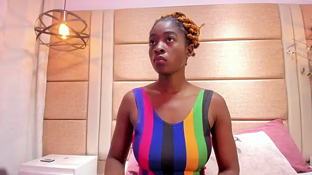 Snapshot of DulceOrtiz chatting on 02/27/26, 11:43 DulceOrtiz online show from 02/27/26, 11:43