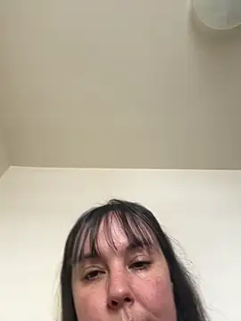 Snapshot of h_oney4411 chatting on 02/23/26, 04:29 h oney4411 online show from 02/23/26, 04:29