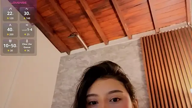 chloe bluee  online show from 07/22/26, 11:12