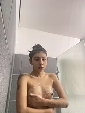 chloe bluee  online show from 06/14/26, 12:06