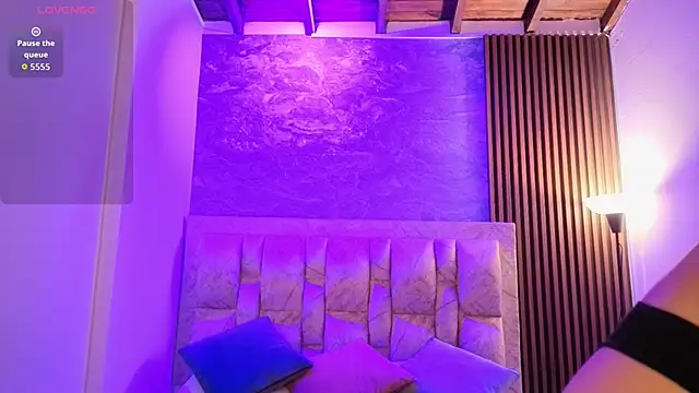 chloe bluee  online show from 03/13/26, 11:15