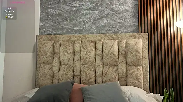 chloe bluee  online show from 06/27/26, 12:11