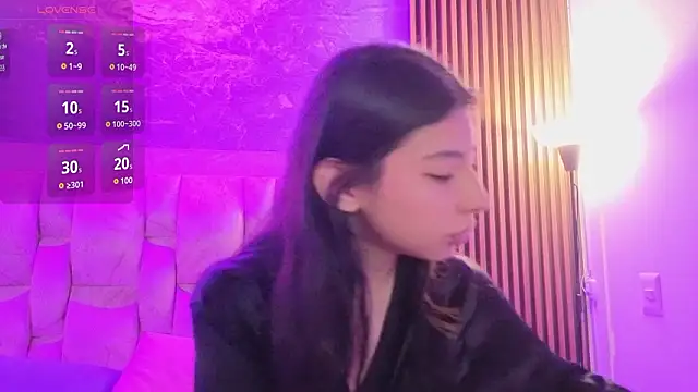 chloe bluee  online show from 03/19/26, 11:21