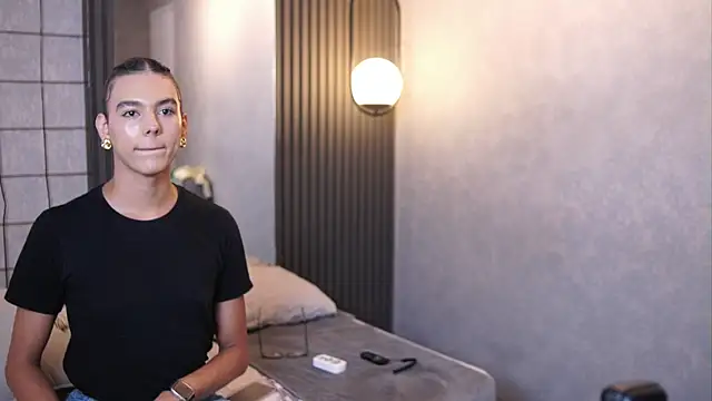 Snapshot of Luxa_Velvet chatting on 04/02/26, 02:13 Luxa Velvet online show from 04/02/26, 02:13