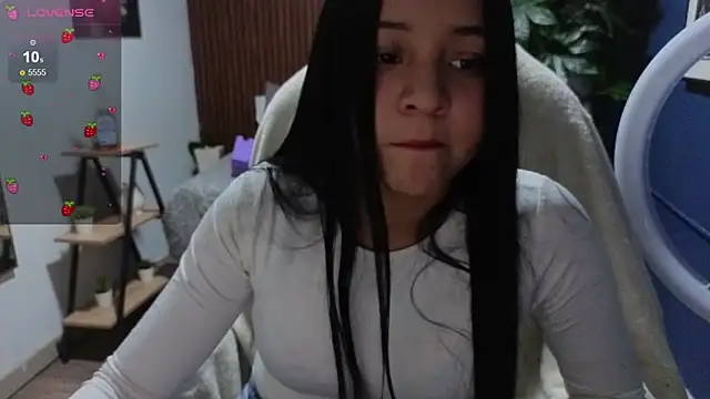 SophyAdams online show from 04/15/26, 08:53