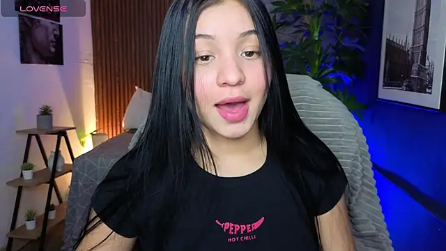 SophyAdams online show from 04/13/26, 09:30