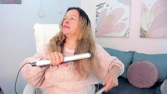 Ivonne 4 online show from 03/04/26, 12:35