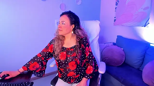 Ivonne 4 online show from 04/14/26, 12:54