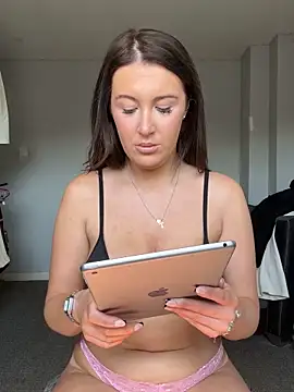 PinkVelvetx online show from 04/21/26, 12:56