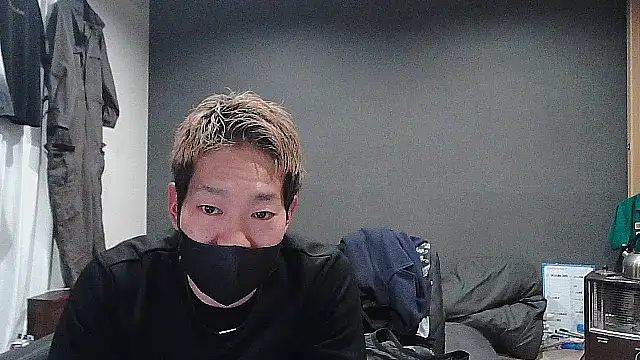 Snapshot of ryuaaaaa chatting on 03/04/26, 05:31 ryuaaaaa online show from 03/04/26, 05:31