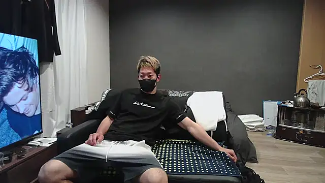 ryuaaaaa online show from 04/18/26, 01:02