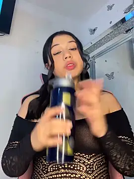scarleth marquezz online show from 05/05/26, 03:20