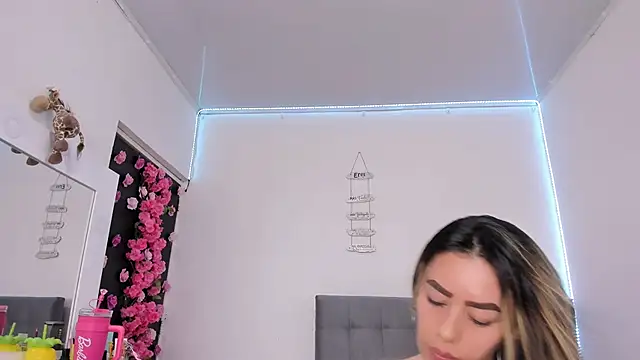 Ariana-Cobos online show from 03/19/26, 09:59