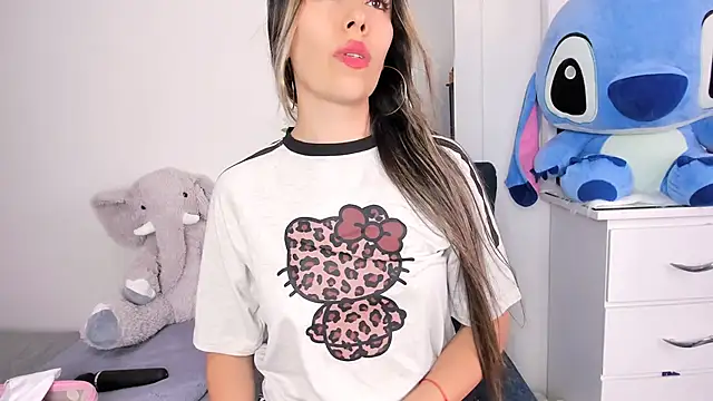 Ariana-Cobos online show from 05/24/26, 06:19