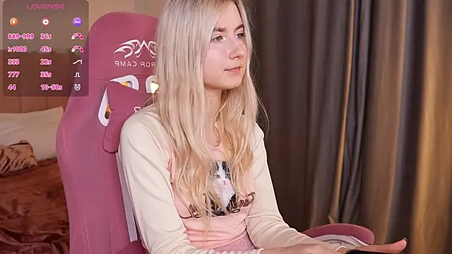 Snapshot of Aiko_Takana chatting on 02/19/26, 04:59 Aiko Takana online show from 02/19/26, 04:59