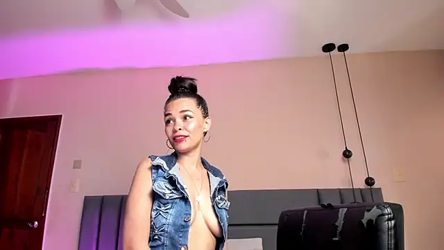 KatrionaNyx online show from 04/27/26, 07:56