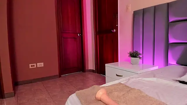 KatrionaNyx online show from 04/28/26, 02:27