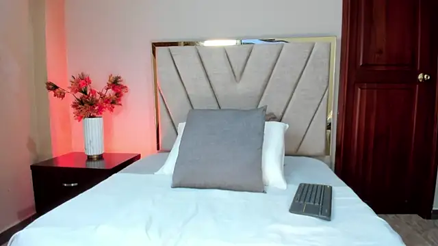 AnnaDenver online show from 04/10/26, 12:50