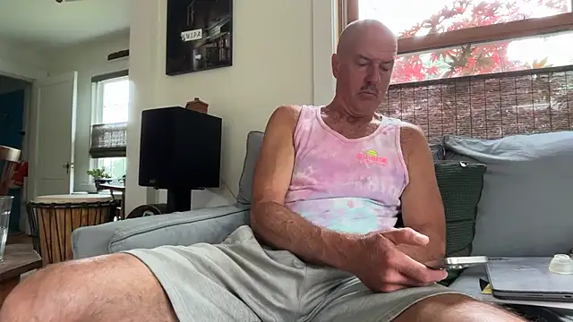 Snapshot of Guy__Grey chatting on 06/26/26, 01:28 Guy Grey online show from 06/26/26, 01:28