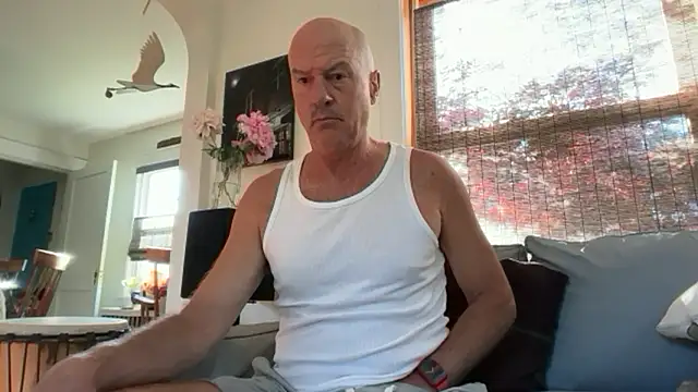Snapshot of Guy__Grey chatting on 06/17/26, 11:20 Guy Grey online show from 06/17/26, 11:20