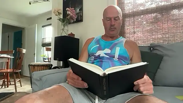 Snapshot of Guy__Grey chatting on 06/20/26, 12:43 Guy Grey online show from 06/20/26, 12:43