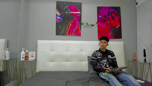 ahsly78Bryan online show from 04/13/26, 08:02