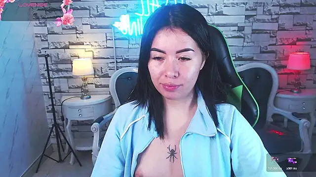 Kylia a online show from 06/25/26, 01:05