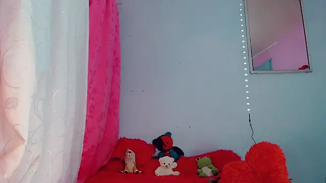 Snapshot of DeboraGill chatting on 06/19/26, 12:05 DeboraGill online show from 06/19/26, 12:05