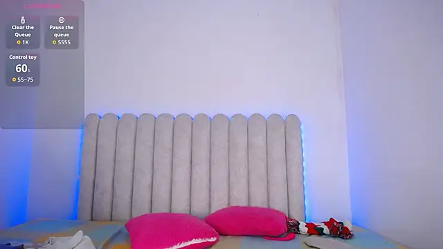 MiaFoox   online show from 02/26/26, 10:21