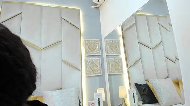 KarinaaCoxx online show from 04/22/26, 12:34