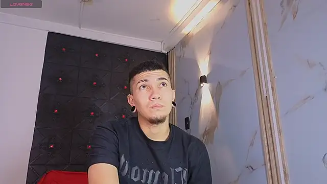 Logan and Reachel online show from 04/15/26, 11:27