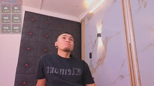 Logan and Reachel online show from 04/01/26, 07:22