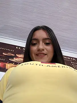 Snapshot of DulceCaroX chatting on 06/25/26, 02:00 DulceCaroX online show from 06/25/26, 02:00