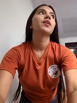 Snapshot of DulceCaroX chatting on 06/10/26, 01:01 DulceCaroX online show from 06/10/26, 01:01