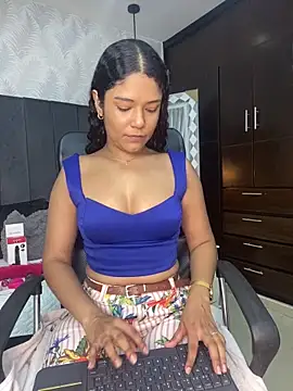 Miaafoxx   online show from 03/12/26, 07:29