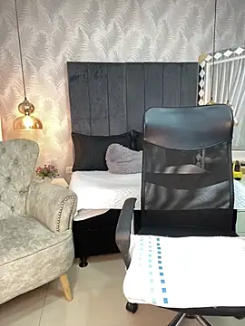 Miaafoxx   online show from 02/25/26, 07:36