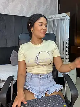 Miaafoxx   online show from 03/08/26, 02:04