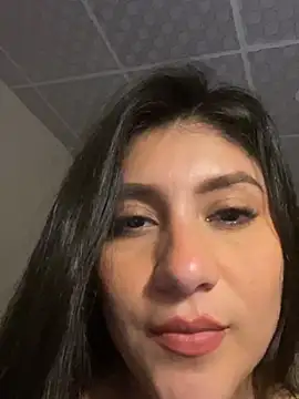 latinasoftie online show from 06/26/26, 04:07
