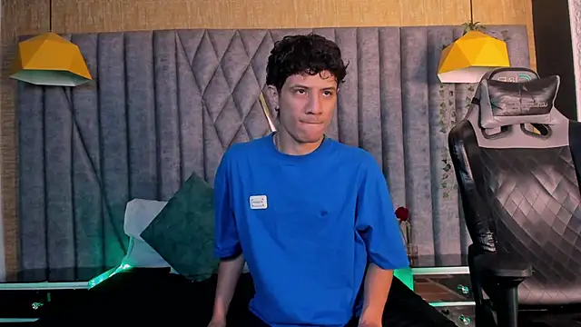 LeoFeniix online show from 02/25/26, 03:40