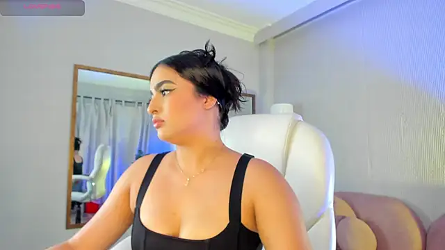 Stephany Harlot online show from 04/15/26, 10:21