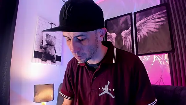 Milanwhite  online show from 02/26/26, 11:43