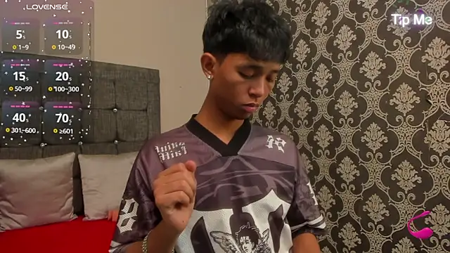 Little Twink19x online show from 05/14/26, 07:33